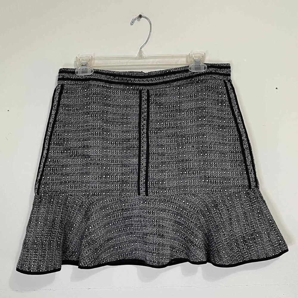Madewell Black Textured A line Skirt Size 8  With Ruffle Style B1410